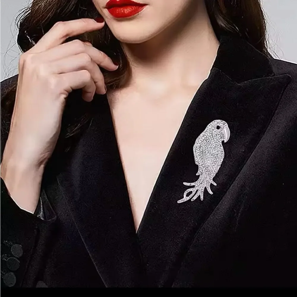 New Retro Rhinestone Parrot Silver Brooch Women Casual Crystal Jacket Scarf *